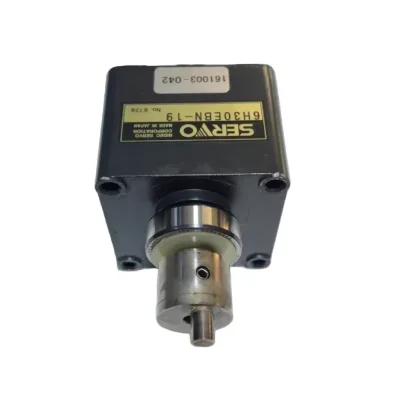 Nikkiso X01-030210 — Dialyzer Редуктор дуплексного насоса, используемый на станке