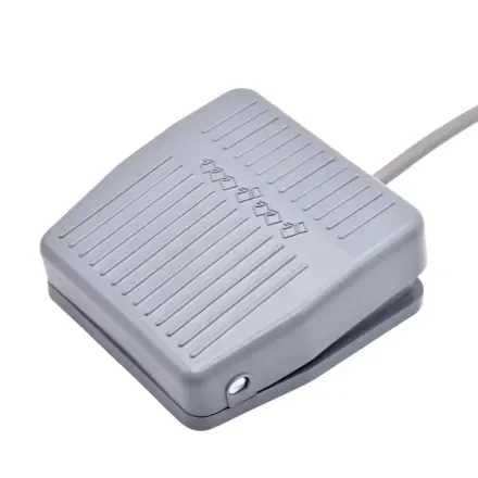 Footswitch JBW-G100 — Ножной переключатель с кабелем длиной 3 метра без разъема Медицинский мгновенный ножной переключатель Педаль контроллера Вкл. Выкл. Ножной переключатель промышленной машины Белый три…