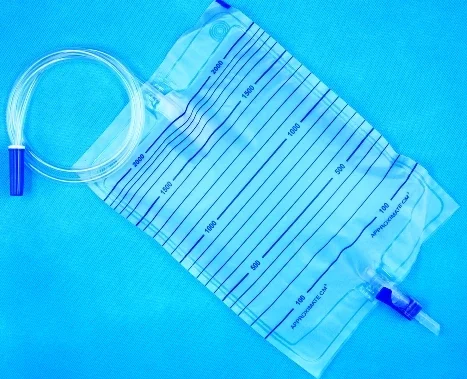 Urinary систематический мешок для сбора одноразовый переключающий клапан мешок для сбора мочи на 2000 мл китайское медицинское устройство Urinary дренажный мешок для сбора мочи для взрослых
