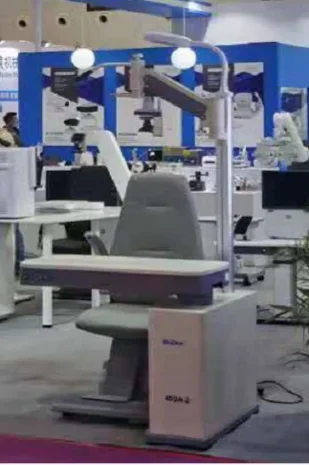 WZ-400B-2 — Комбинированный стол для оптометрии (стол можно перемещать с помощью электропривода влево и вправо, на нем можно одновременно разместить два инструмента)